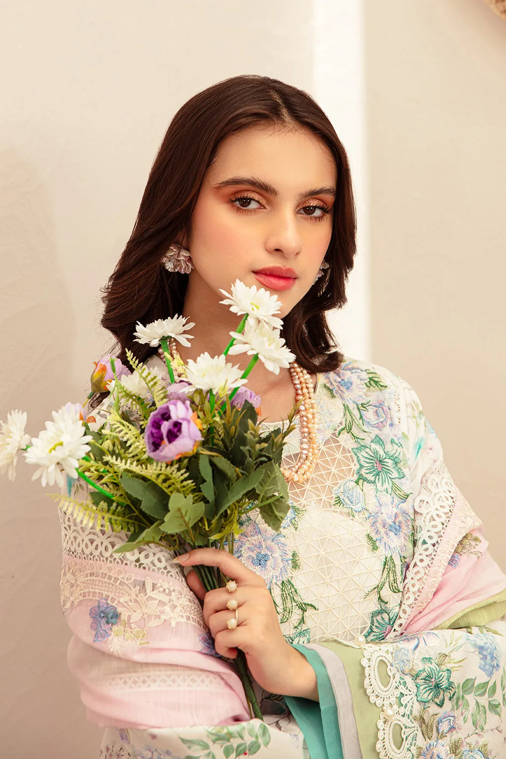 AJR Couture | Alif Affordable Lawn 24 | GLEAM