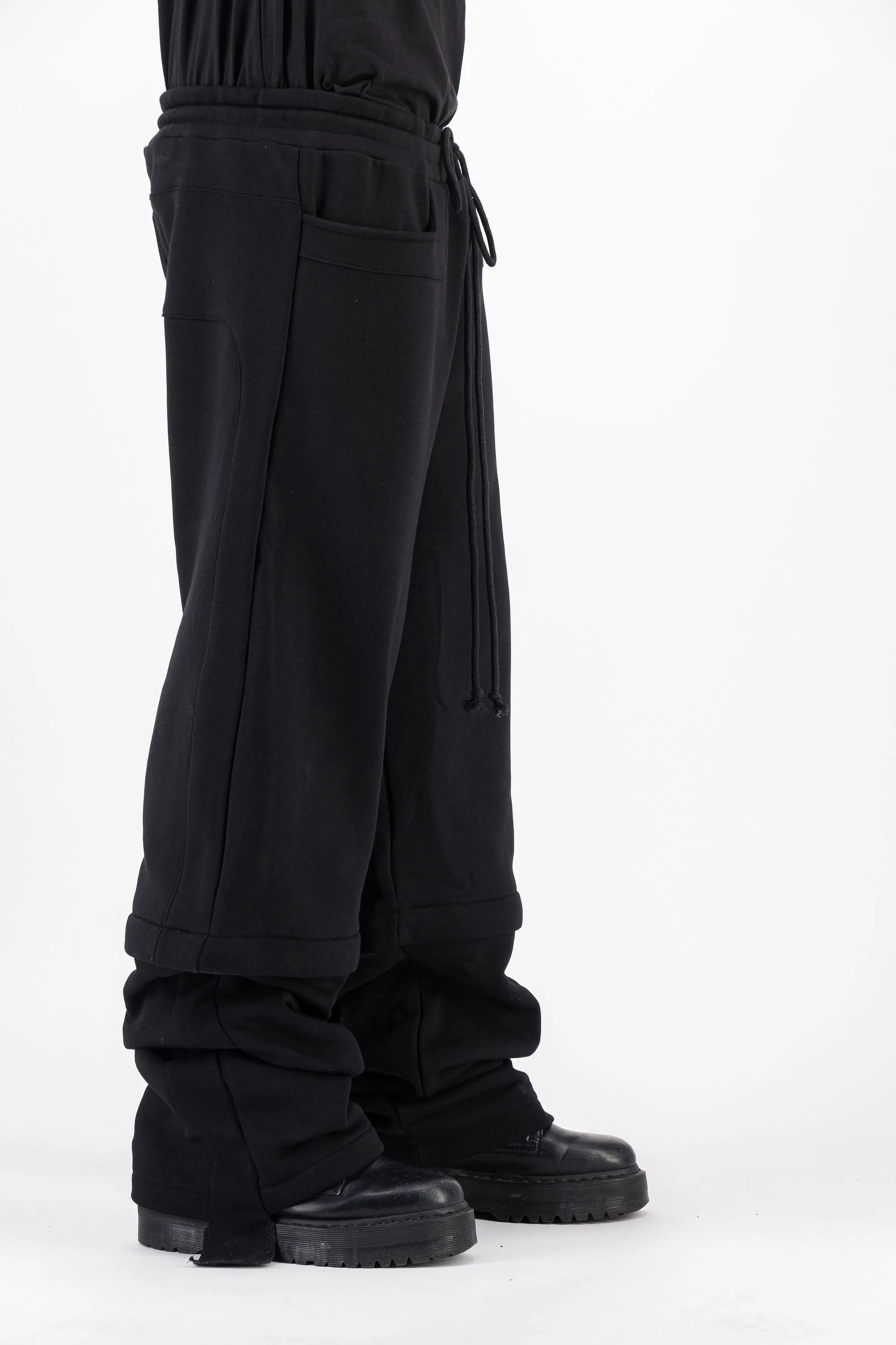 BLACK CONVERTIBLE JOGGER PANTS