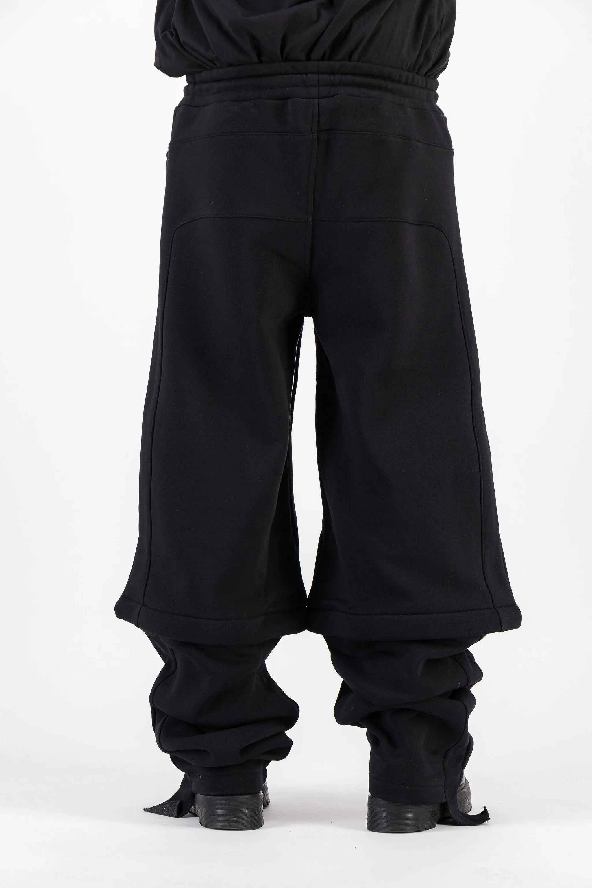 BLACK CONVERTIBLE JOGGER PANTS