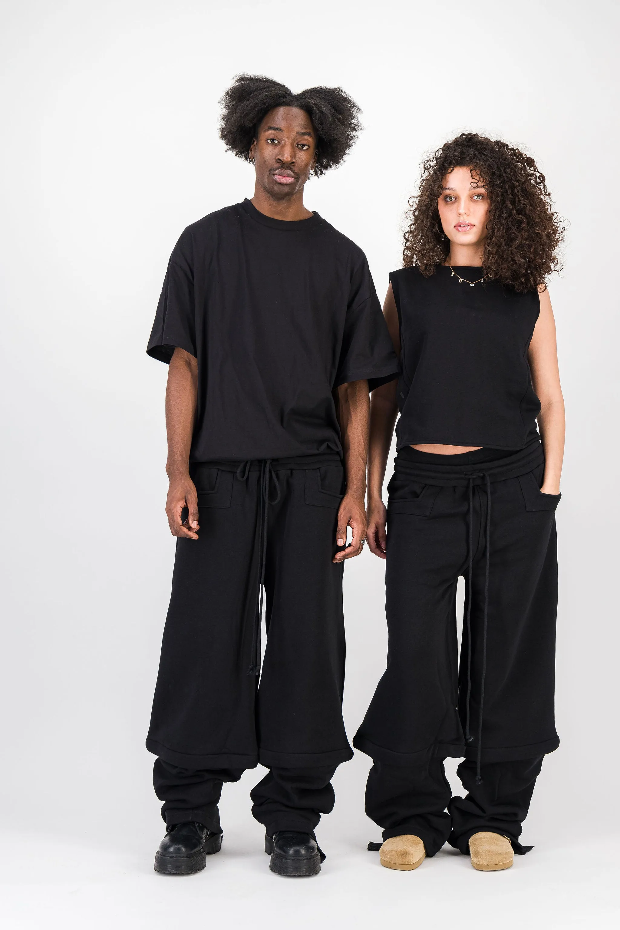 BLACK CONVERTIBLE JOGGER PANTS