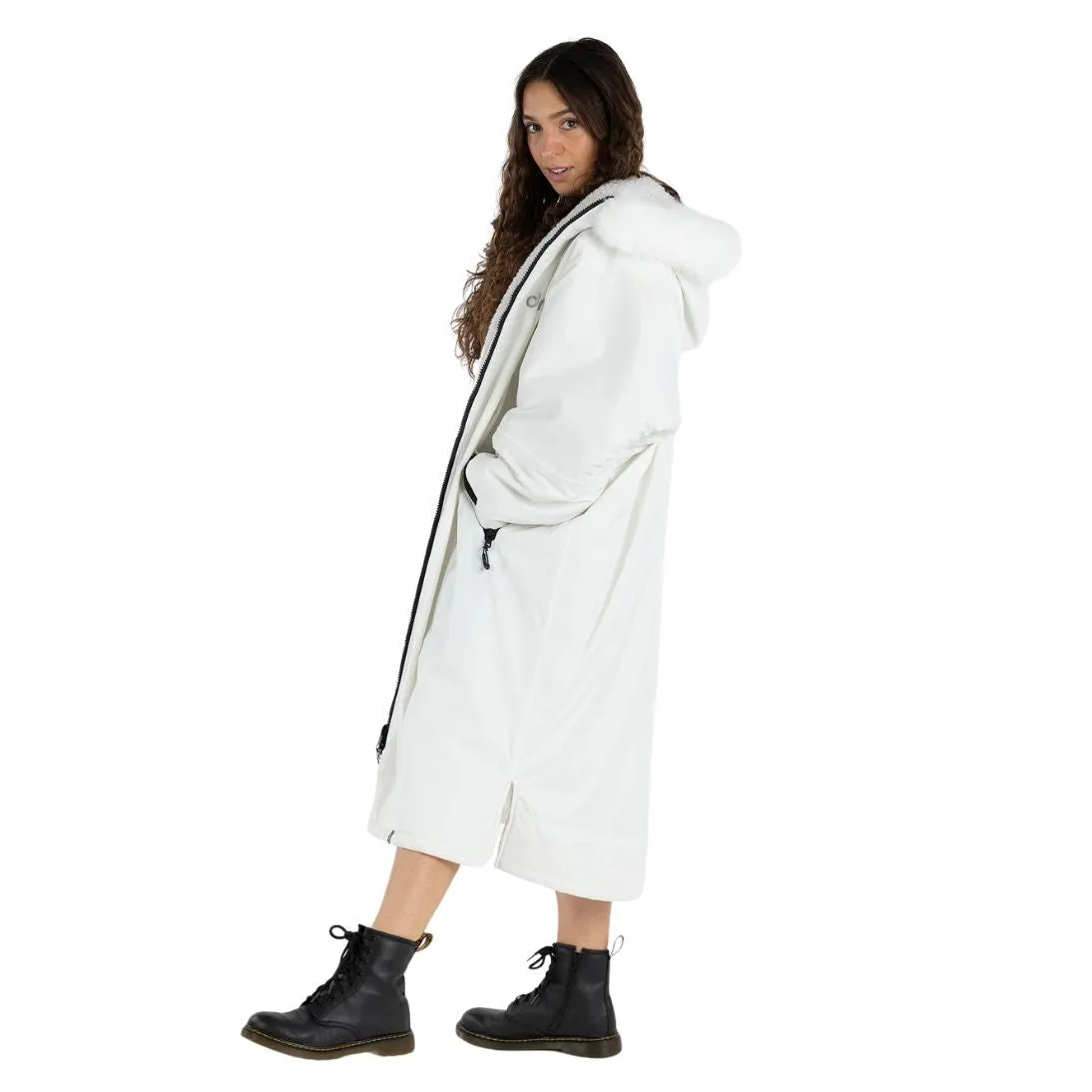 Dryrobe Advance Alpine Range Long Sleeved Changing Robe - White / Grey
