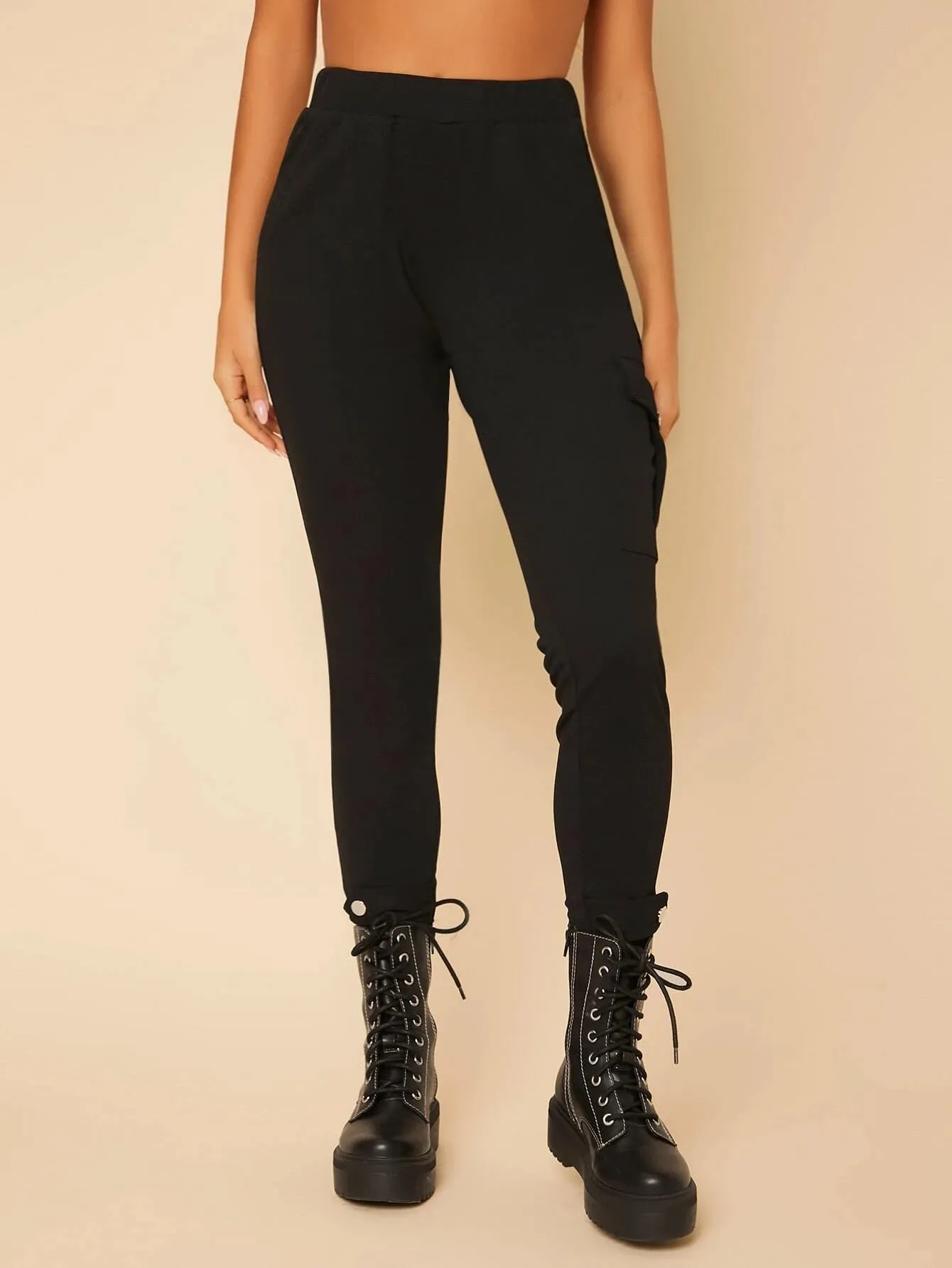 Elastic Waist Cargo Cropped Pant