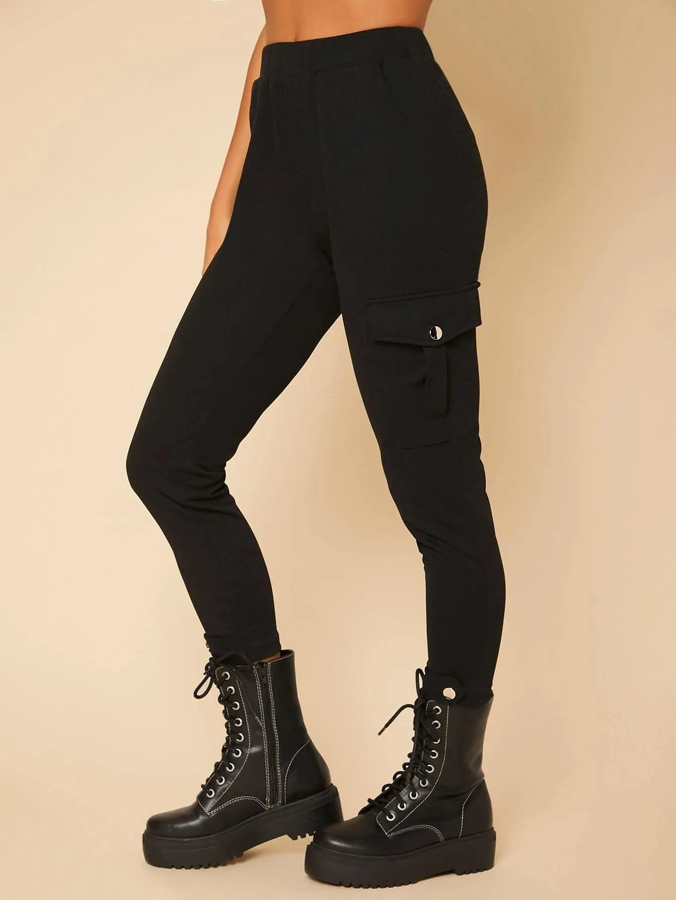 Elastic Waist Cargo Cropped Pant