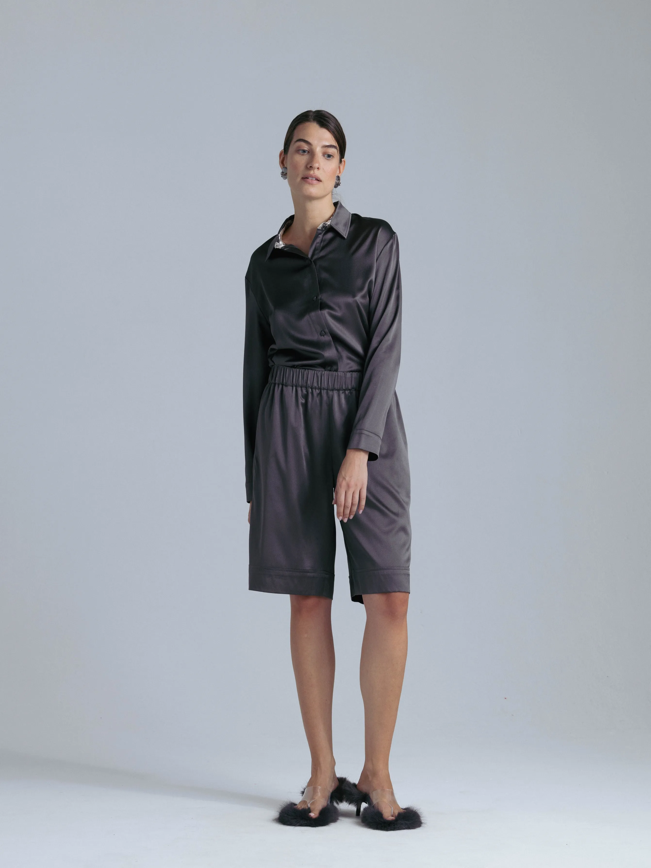 Silk Bermuda Shorts 'Themis' in Magic Grey
