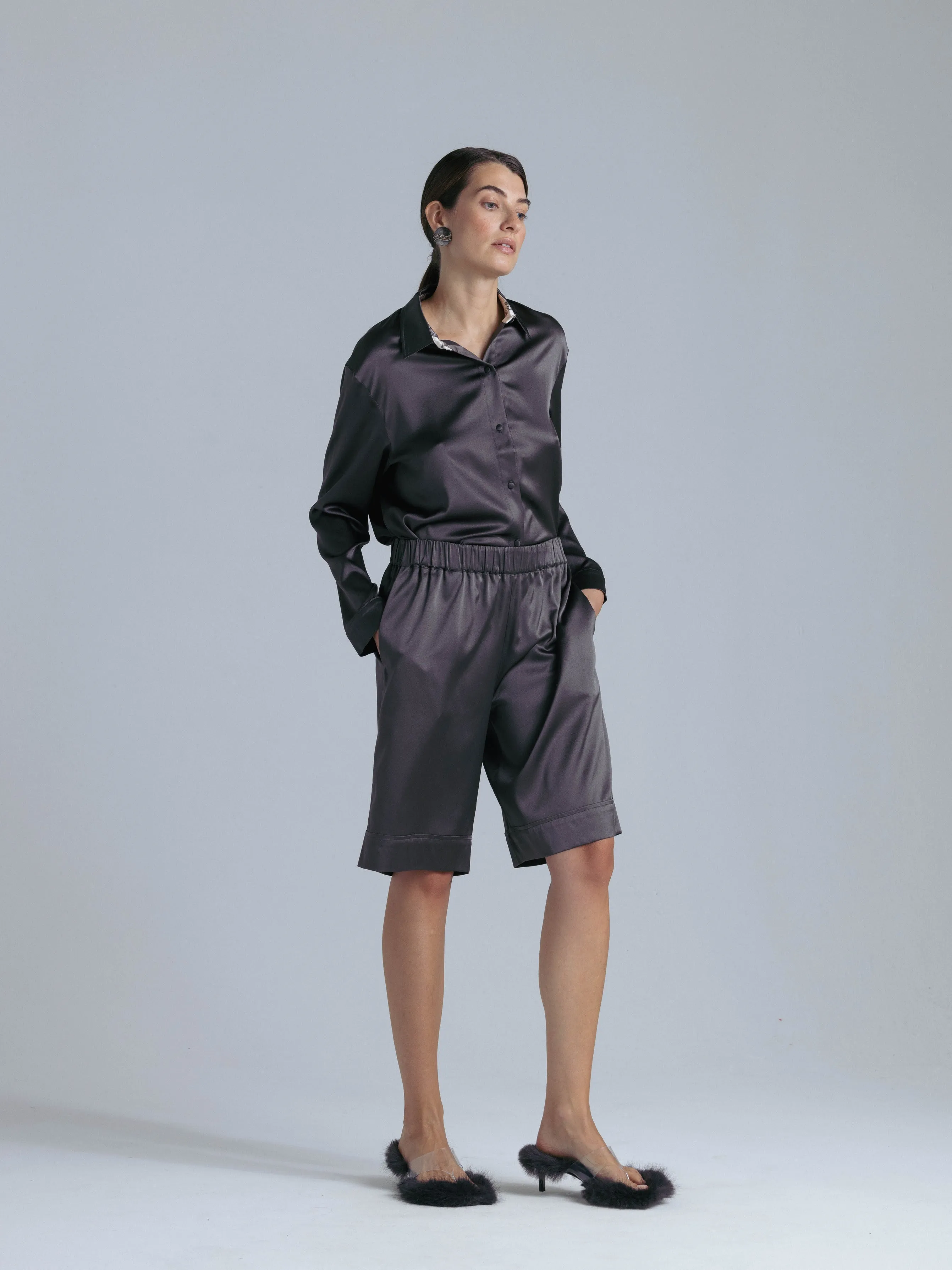 Silk Bermuda Shorts 'Themis' in Magic Grey