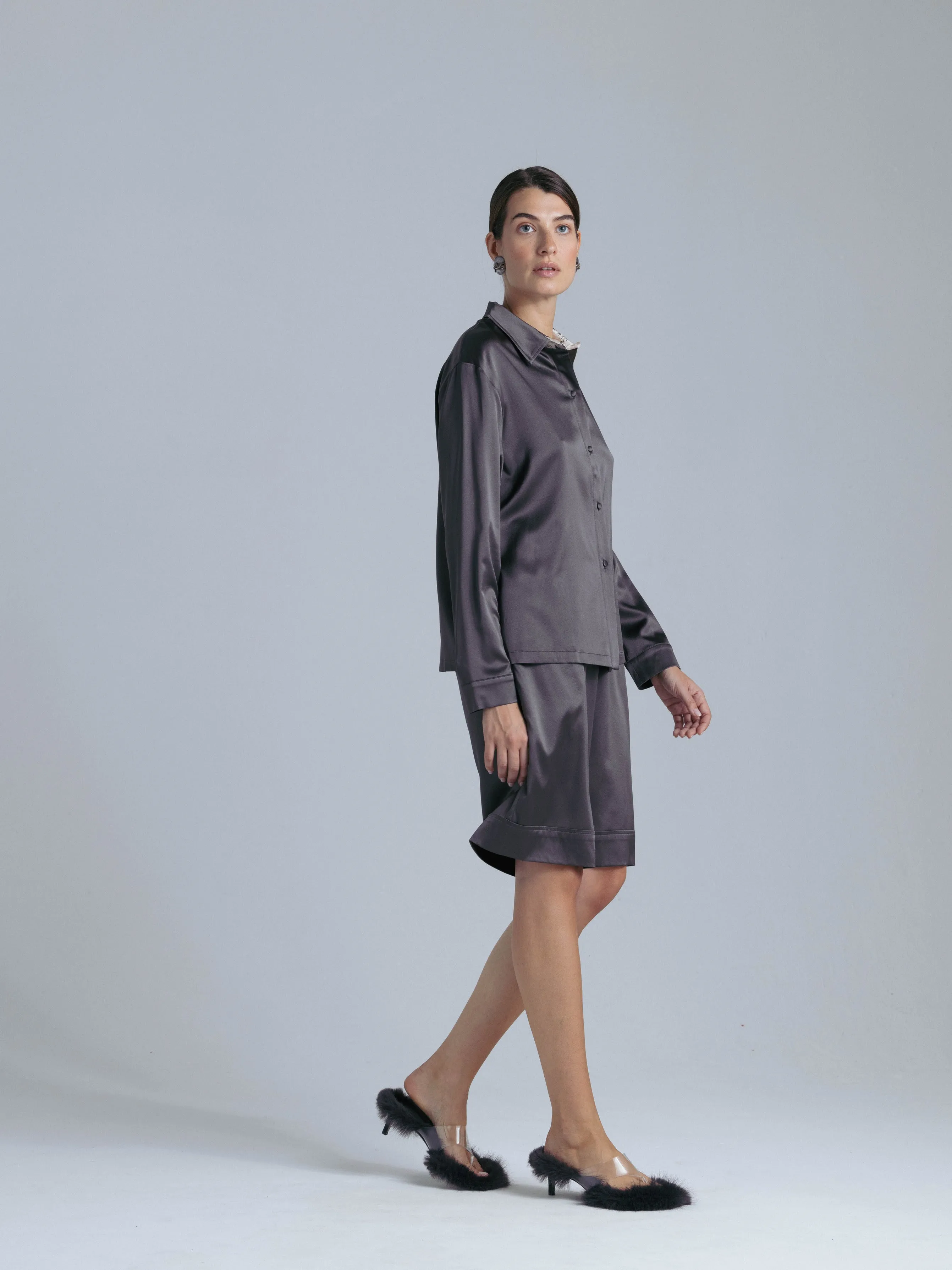 Silk Bermuda Shorts 'Themis' in Magic Grey