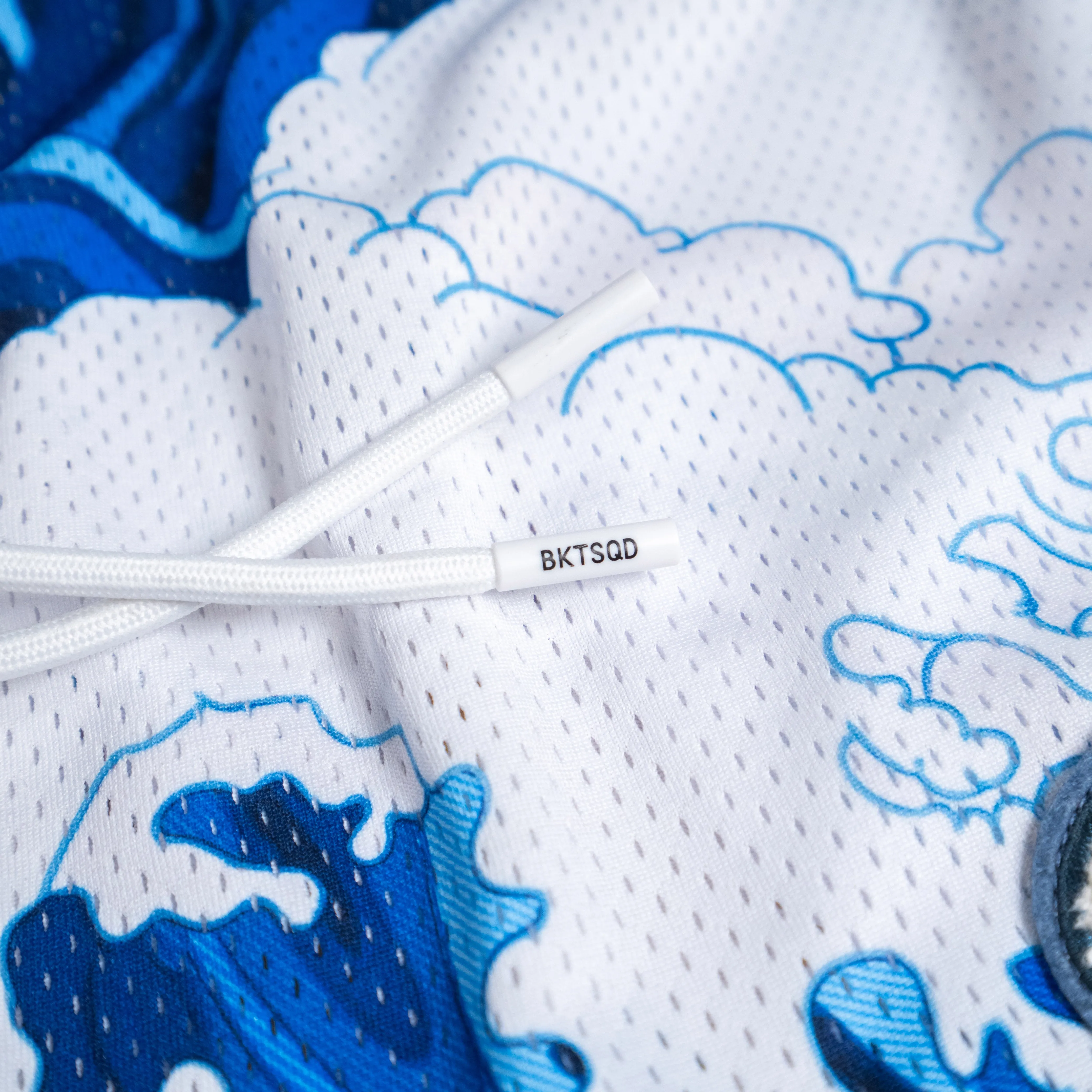 VACATION SHORTS - WAVES