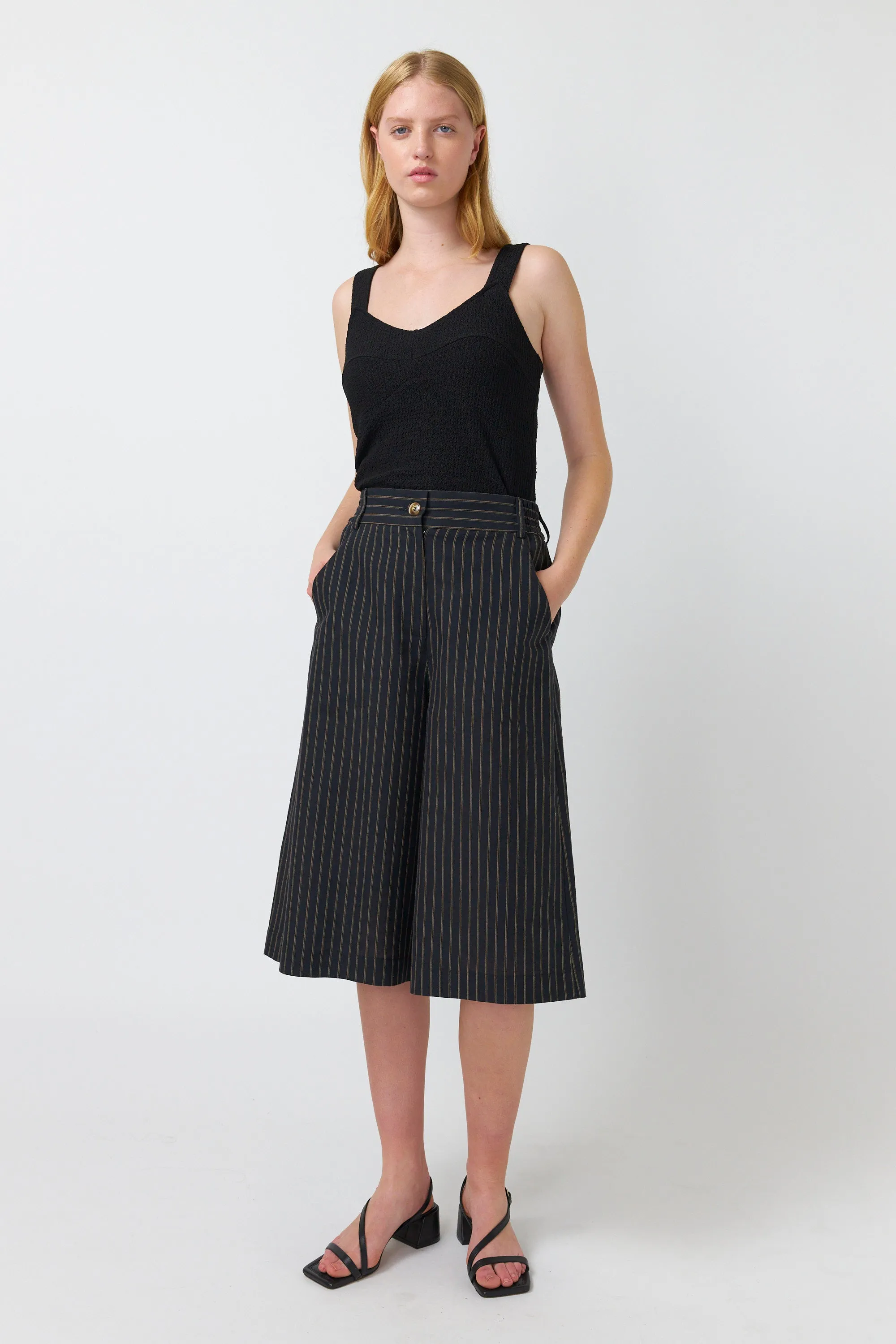 Veda Shorts - Black