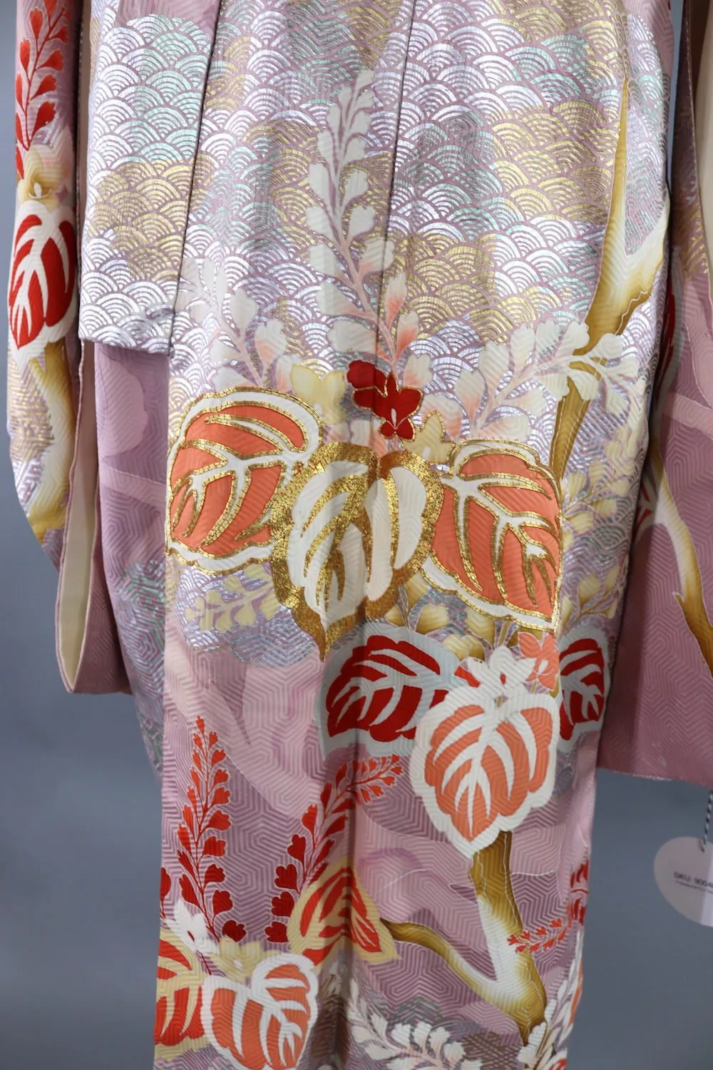 Vintage Silk Kimono Robe / Pastel Orchid and Silver Floral