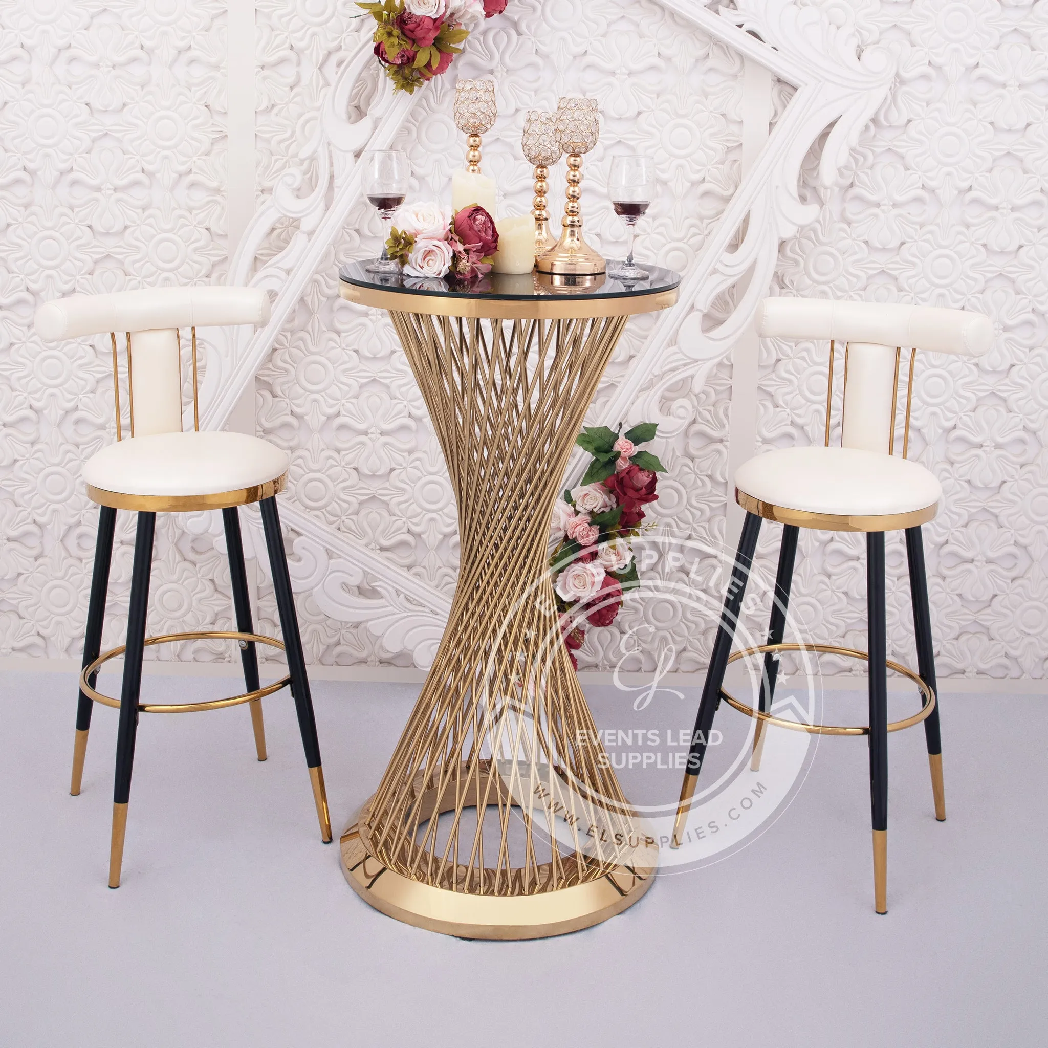 VORAGE Cocktail Table